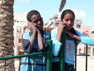 két arab fiatal Aqabában